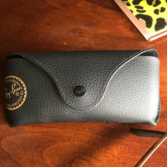 Polarized brand new Raybans - Picture 2 of 3